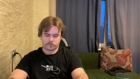 Snapshot of hugo__brad chatting on 03.28.26 Hugo online show from 03.28.26
