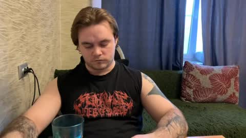 Snapshot of hugo__brad chatting on 04.03.26 Hugo online show from 04.03.26