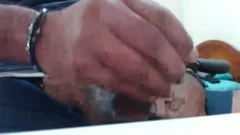 Snapshot of hugo_bulls chatting on 11.22.25 HunkyLover online show from 11.22.25