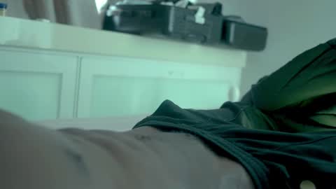 hugyhuge online show from 01.12.26