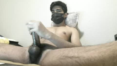Snapshot of hulkyking1812000 chatting on 05.30.26 hulkyking1812000 online show from 05.30.26