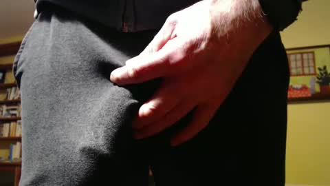 Big uncut cock dripping online show from 01.08.25