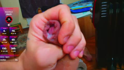 Snapshot of hungeddy chatting on 12.04.24 Eddy online show from 12.04.24