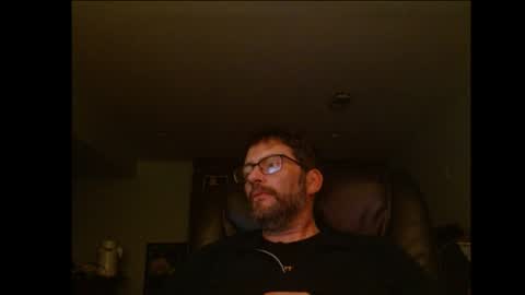 Snapshot of hunglonelyguy chatting on 04.01.26 LonelyGuy online show from 04.01.26