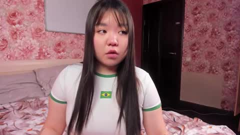 Snapshot of hungrybunny999 chatting on 01.13.26 Nancy and Robert online show from 01.13.26