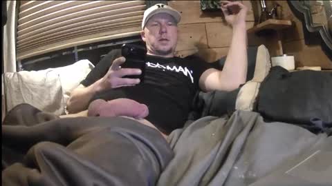 Snapshot of hungsingledad79 chatting on 12.05.24 HuingsingleDad79 online show from 12.05.24