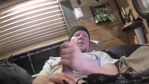 Snapshot of hungsingledad79 chatting on 12.18.24 HuingsingleDad79 online show from 12.18.24