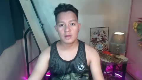 Snapshot of hunk_danny chatting on 03.02.25 hunk_danny online show from 03.02.25