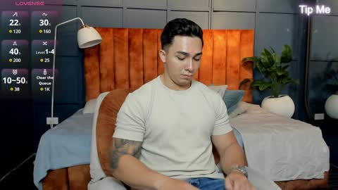 hunk_ryan online show from 02.01.25