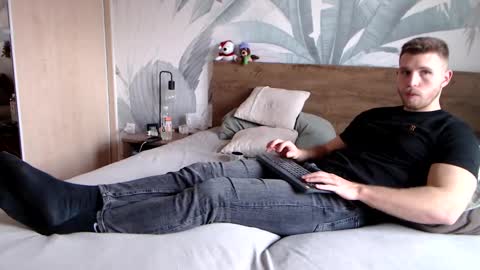 Snapshot of hunterbridges chatting on 01.12.25 Hunter Bridges online show from 01.12.25