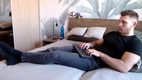 Snapshot of hunterbridges chatting on 01.14.25 Hunter Bridges online show from 01.14.25