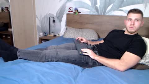 Snapshot of hunterbridges chatting on 01.23.25 Hunter Bridges online show from 01.23.25