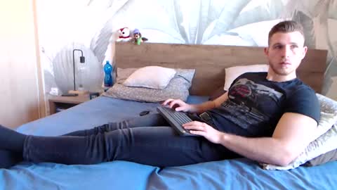 Snapshot of hunterbridges chatting on 01.30.25 Hunter Bridges online show from 01.30.25