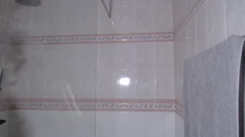 Snapshot of hunterbridges chatting on 02.05.25 Hunter Bridges online show from 02.05.25