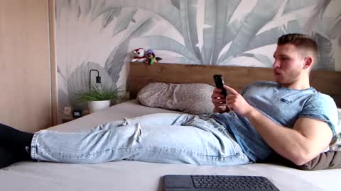 Snapshot of hunterbridges chatting on 02.09.25 Hunter Bridges online show from 02.09.25