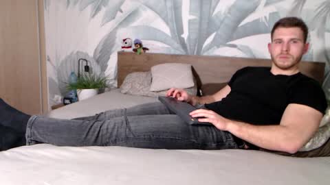 Snapshot of hunterbridges chatting on 02.09.25 Hunter Bridges online show from 02.09.25