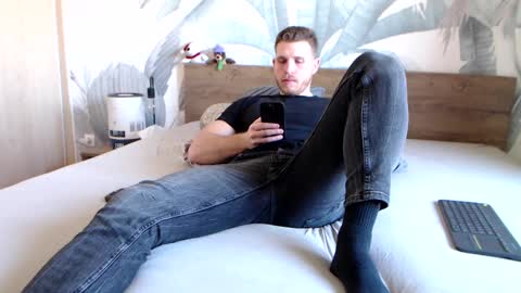 Snapshot of hunterbridges chatting on 03.08.25 Hunter Bridges online show from 03.08.25