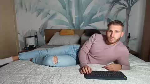 Snapshot of hunterbridges chatting on 10.09.25 Hunter Bridges online show from 10.09.25