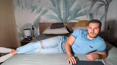 Snapshot of hunterbridges chatting on 11.20.25 Hunter Bridges online show from 11.20.25