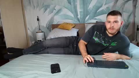 Snapshot of hunterbridges chatting on 11.26.25 Hunter Bridges online show from 11.26.25