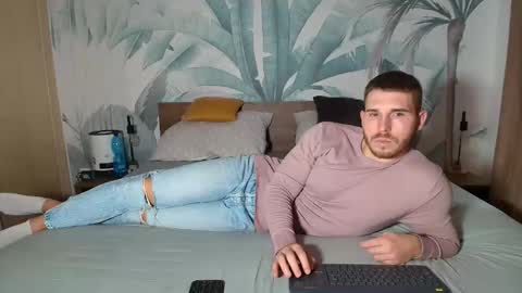 Snapshot of hunterbridges chatting on 12.04.25 Hunter Bridges online show from 12.04.25