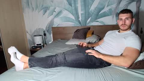 Snapshot of hunterbridges chatting on 12.05.25 Hunter Bridges online show from 12.05.25