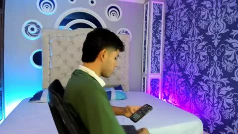 Snapshot of hunterwest06 chatting on 05.19.26 Lucas online show from 05.19.26