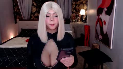 HELLO HANNAH IS BACK online show from 01.23.25