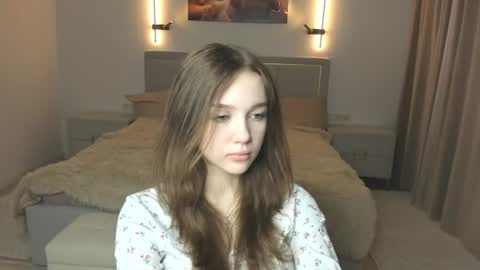 Snapshot of hwadwellingham chatting on 07.09.26 Lily online show from 07.09.26