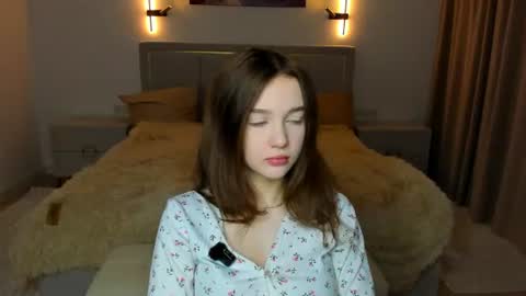 Snapshot of hwadwellingham chatting on 07.11.26 Lily online show from 07.11.26