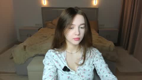 Snapshot of hwadwellingham chatting on 07.12.26 Lily online show from 07.12.26