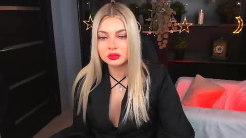 Snapshot of hyileyclark chatting on 04.18.26 hyileyclark online show from 04.18.26