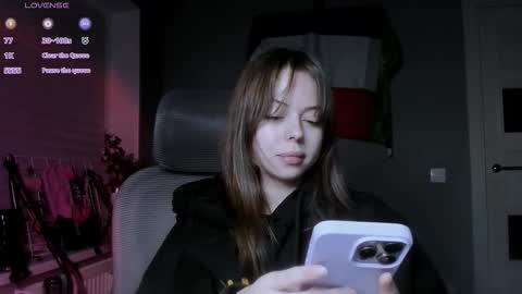 Miley. PVT open i have extra prices on nude show  online show from 12.15.25