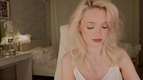 Snapshot of i__am_joss chatting on 04.21.26 Joselle online show from 04.21.26