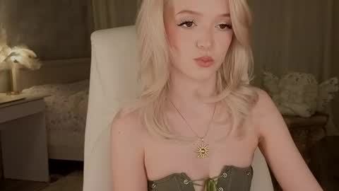 Snapshot of i__am_joss chatting on 04.30.26 Joselle online show from 04.30.26
