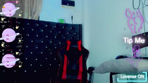 Snapshot of i_am_kelvis_ chatting on 10.06.25 kelvis online show from 10.06.25