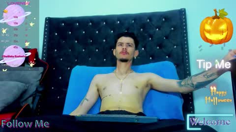 Snapshot of i_am_kelvis_ chatting on 10.30.25 kelvis online show from 10.30.25