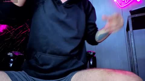 Snapshot of i_am_kelvis_ chatting on 11.19.25 kelvis online show from 11.19.25