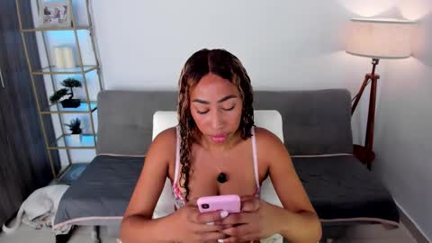 Snapshot of i_lulu chatting on 02.05.26 Lul online show from 02.05.26