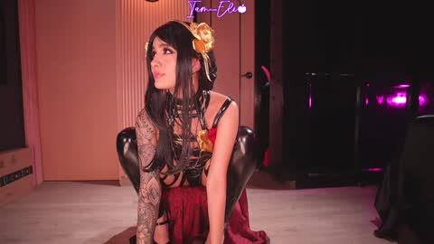       online show from 01.05.25