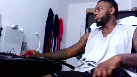 Mr H Independent model online show from 11.08.25