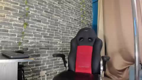 Snapshot of iam_samy chatting on 10.17.25 Samy online show from 10.17.25