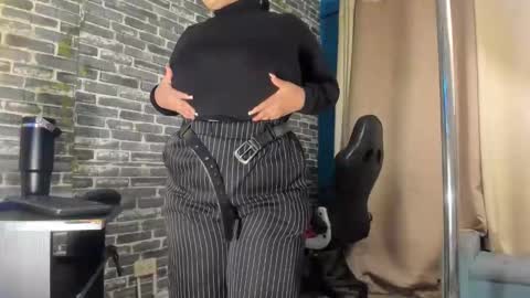 Snapshot of iam_samy chatting on 10.18.25 Samy online show from 10.18.25