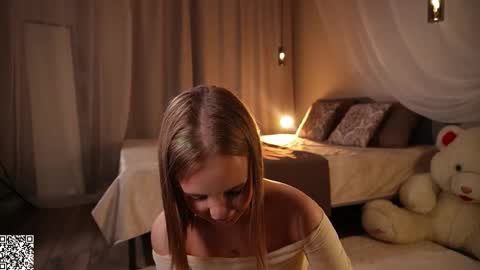 Claire online show from 11.13.25