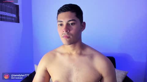 Dylan  independent model  online show from 01.22.25