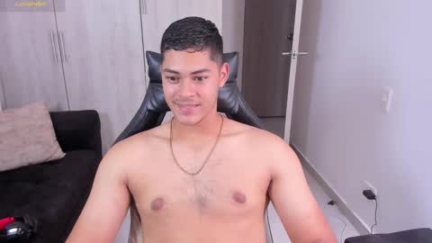 Dylan  independent model  online show from 09.22.25