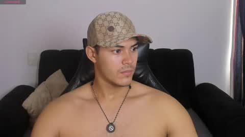 Dylan  independent model  online show from 04.25.26