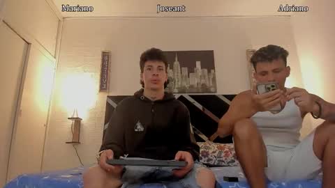 Snapshot of iammariano chatting on 10.10.25 Mariano online show from 10.10.25