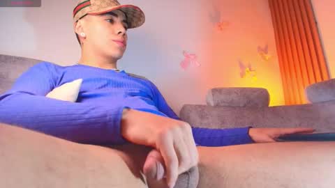 Snapshot of ian_fit chatting on 02.19.26 ian online show from 02.19.26