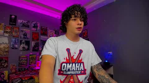 Snapshot of ian_versace chatting on 11.18.25 Andres online show from 11.18.25